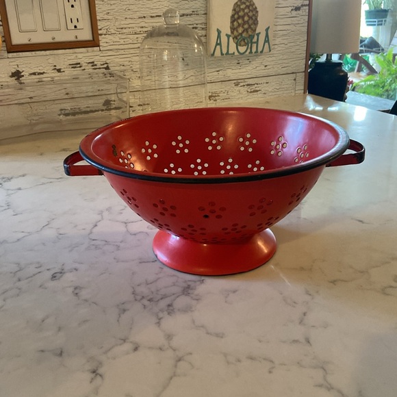 Fire engine, red colander - Picture 2 of 9